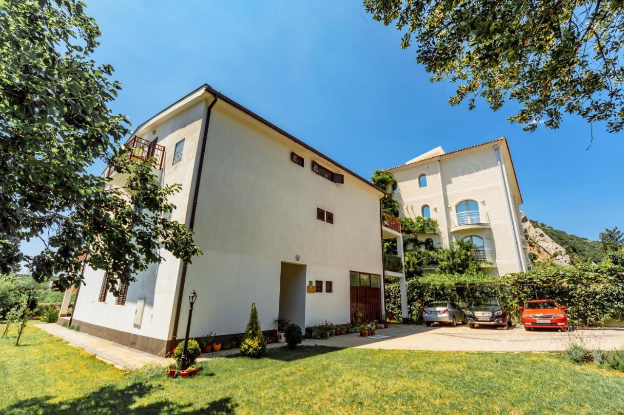 Apartments Viktorija Petrovac na moru Exterior foto