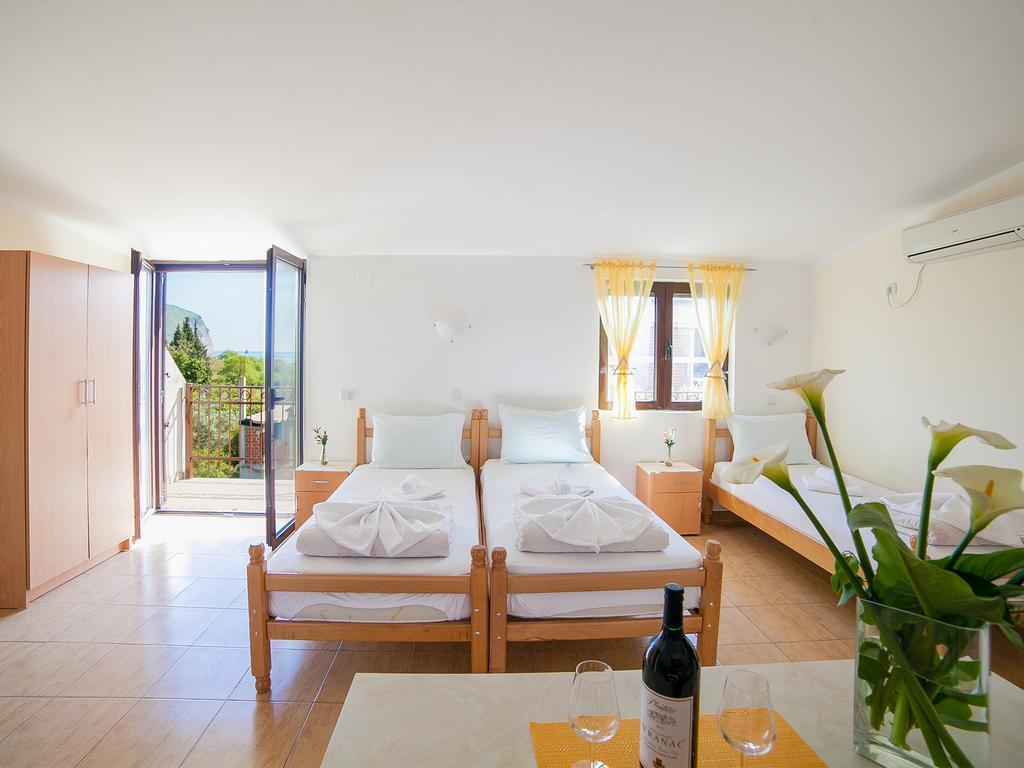 Apartments Viktorija Petrovac na moru Zimmer foto