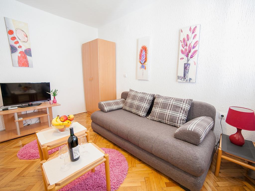 Apartments Viktorija Petrovac na moru Zimmer foto