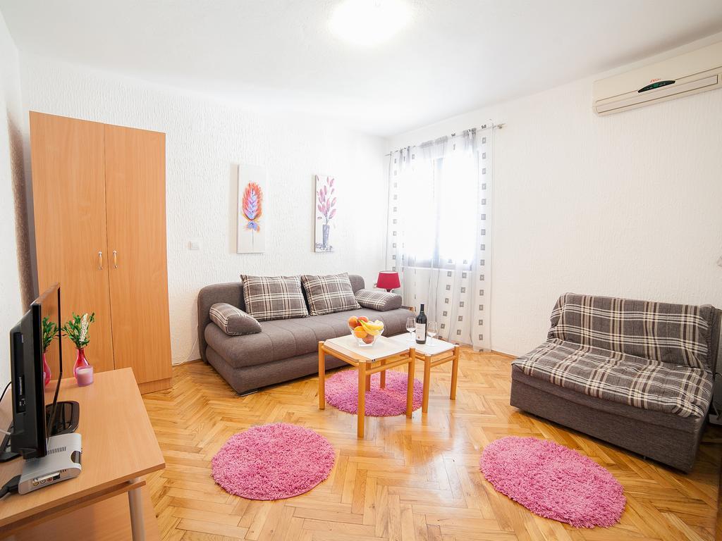 Apartments Viktorija Petrovac na moru Zimmer foto