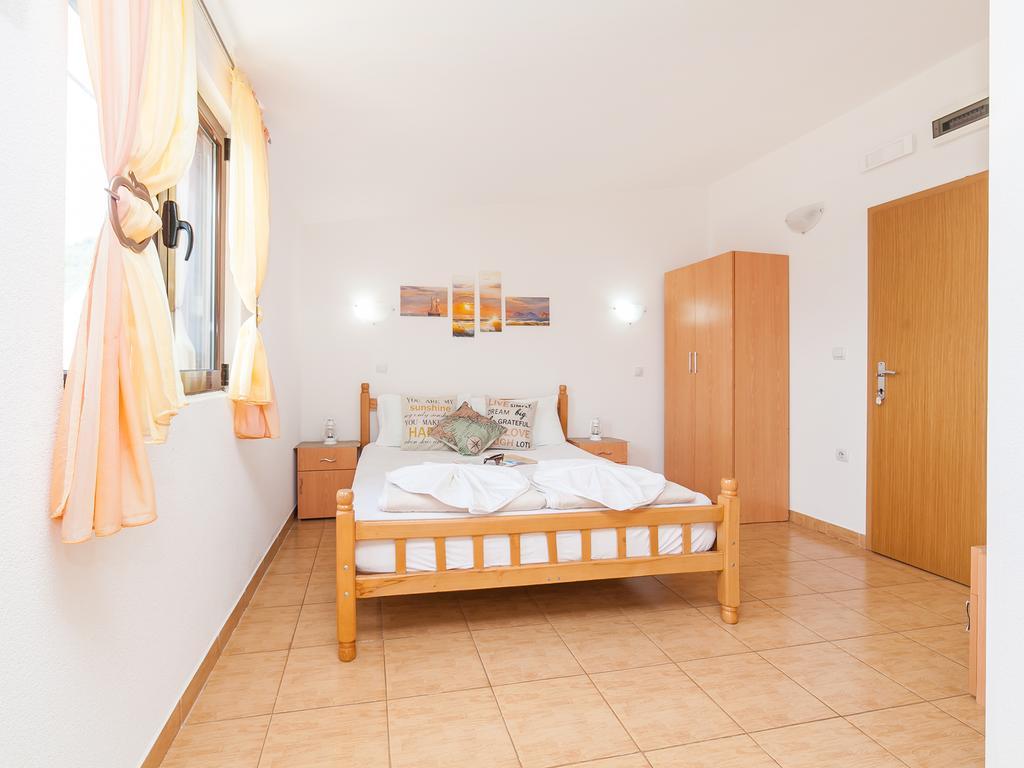Apartments Viktorija Petrovac na moru Exterior foto